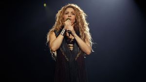 Shakira in Concert: El Dorado World Tour's poster