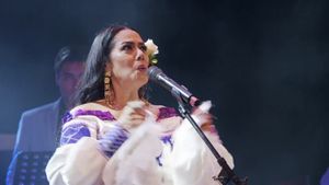 El Grito: Lila Downs at the Macedonio Alcalá Theater, with the Alejandro Díaz Orchestra and the Costumbrista Dance Company's poster