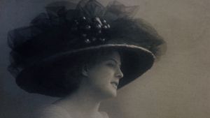 Woman in a Hat's poster