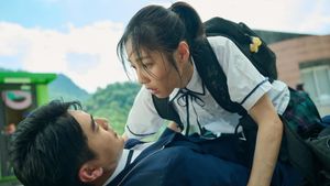Love Beside Me's poster