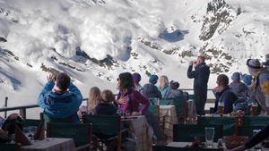 Force Majeure's poster