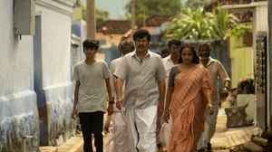 Nanpakal Nerathu Mayakkam's poster