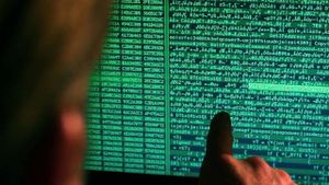 Cyber Guérilla: Hackers, pirates et guerres secrètes's poster