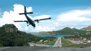 Most Extreme Airports's poster