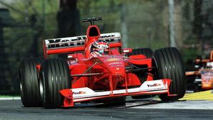 They've Done It At Last: The Official Review Of The 2000 FIA Formula One World Championship's poster