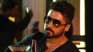 Anjaan's poster