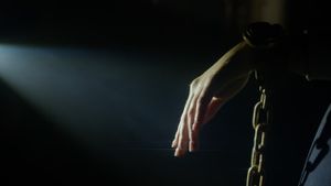 Hold's poster