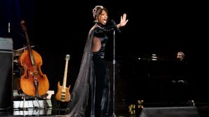 Whitney Houston: I Wanna Dance with Somebody's poster