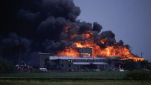 Waco: The Longest Siege's poster