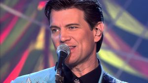 Chris Isaak: Live in Concert and Greatest Hits Live Concert's poster