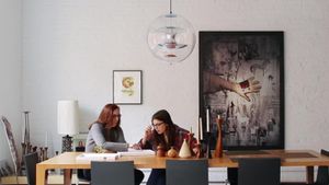 Tiny Furniture's poster