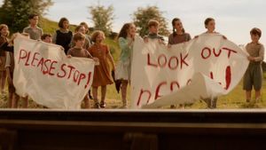 The Railway Children Return's poster
