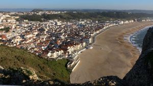 The Perfect Wave: Big Wave Surfing in Portugal's poster