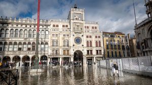 Saving Venice's poster