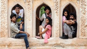 Aanandam's poster
