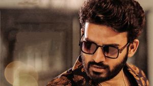 Nenu Meeku Baaga Kavalsinavaadini's poster