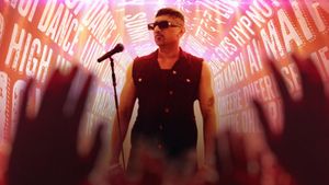 Yo Yo Honey Singh: Famous's poster