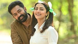 Maheshum Marutiyum's poster