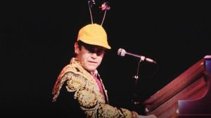 Elton John: Tantrums & Tiaras's poster