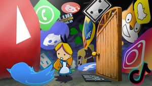Alice in Internet's poster