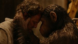Dawn of the Planet of the Apes's poster