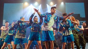 Born to Dance's poster