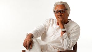Seethakaathi's poster