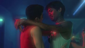 I Can't Make You Love Me's poster