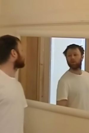 Dee Dee: Mirror's poster