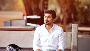 Manithan's poster