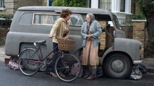 The Lady in the Van's poster