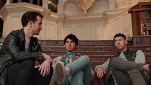Chasing Happiness's poster