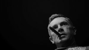 Dr. Strangelove or: How I Learned to Stop Worrying and Love the Bomb's poster