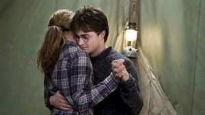 Harry Potter and the Deathly Hallows: Part 1's poster