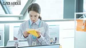Assistant Manager B and Love Letter's poster