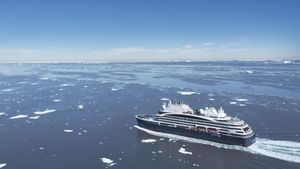 Le Commandant Charcot, croisière hi-tech dans les glaces's poster