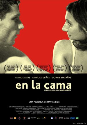 En la Cama's poster