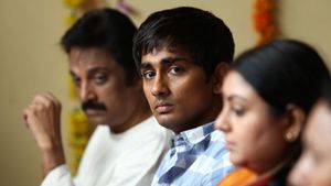 Kadhalil Sodhappuvadhu Yeppadi's poster