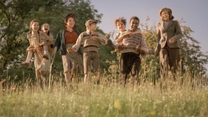 The Railway Children Return's poster