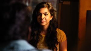Kadhalum Kadandhu Pogum's poster