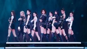 TWICE 5TH WORLD TOUR 'READY TO BE' in JAPAN SPECIAL's poster