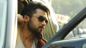 Anjaan's poster
