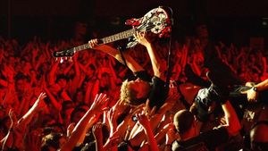 Die Toten Hosen: Machmalauter - Live in Berlin's poster