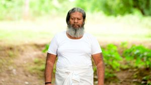 Pattathu Arasan's poster