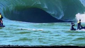 É Capixaba - A História do Surfe no Espírito Santo's poster