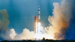 Apollo: Missions to the Moon's poster