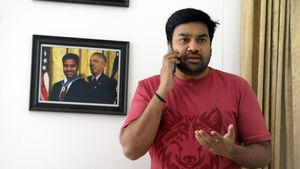 Tamizh Padam 2.0's poster