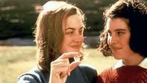 Heavenly Creatures's poster