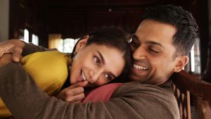 Kaatru Veliyidai's poster