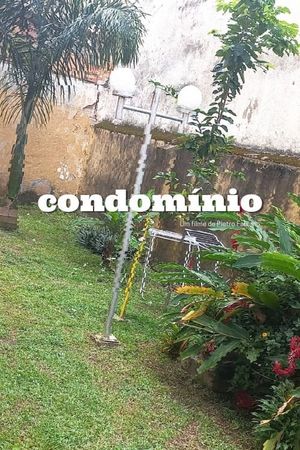 Condomínio's poster